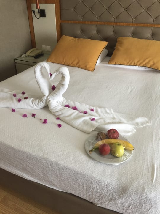 Zimmer Saturn Palace Resort Hotel