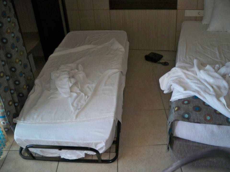 4 Sterne Hotel und so ein Bett Hotel Arabella World