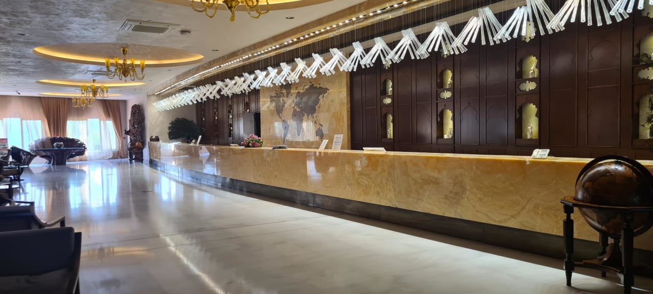 Lobby Royal Taj Mahal Hotel