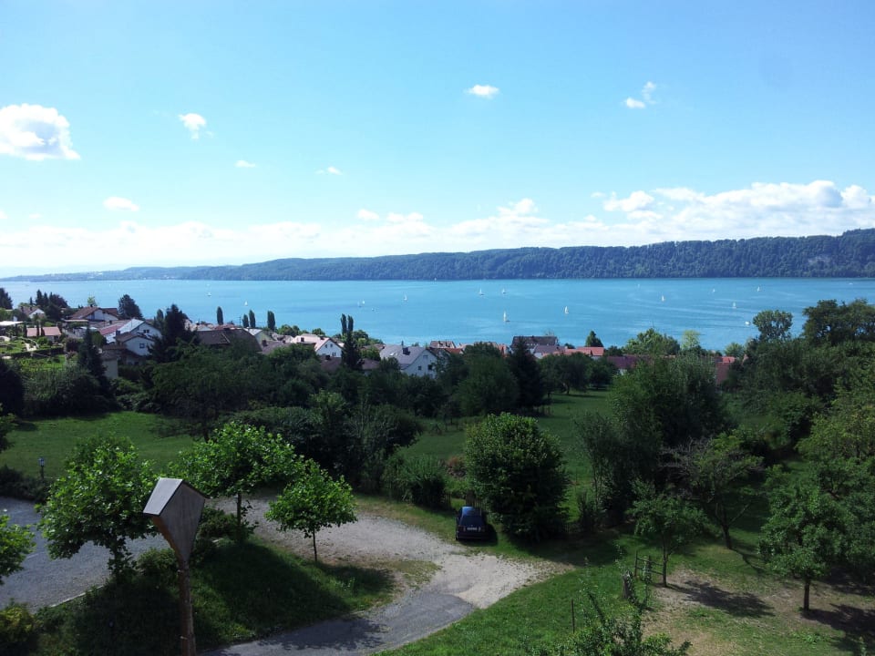Blick von Wohnbereich und Schlafzimmer  Landgasthaus Sternen