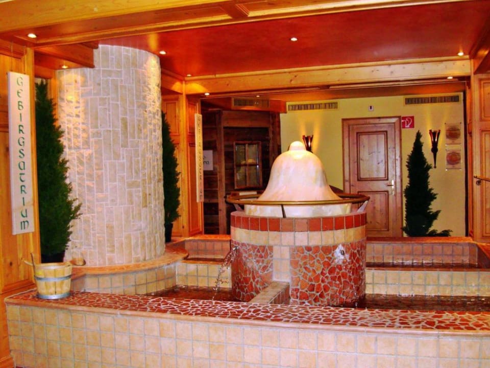Wellnessbereich - Kneipbecken Alpin Resort Sacher Seefeld-Tirol