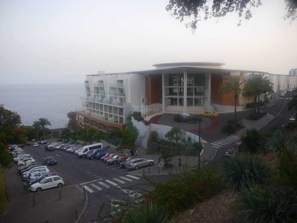 Hoteleingang von oben Pestana Promenade Ocean Resort Hotel