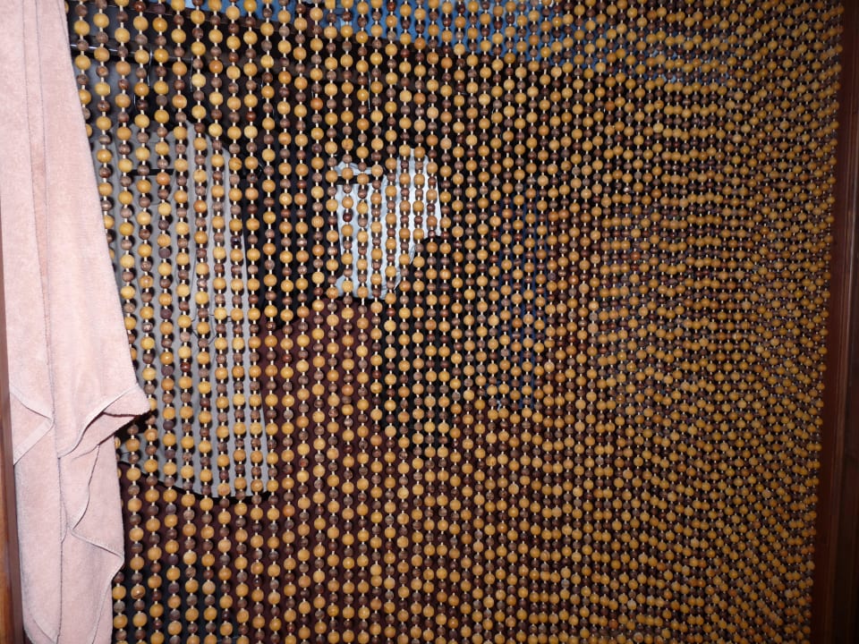 Kleiderschrank im Badezimmer Hotel Riu Karamboa
