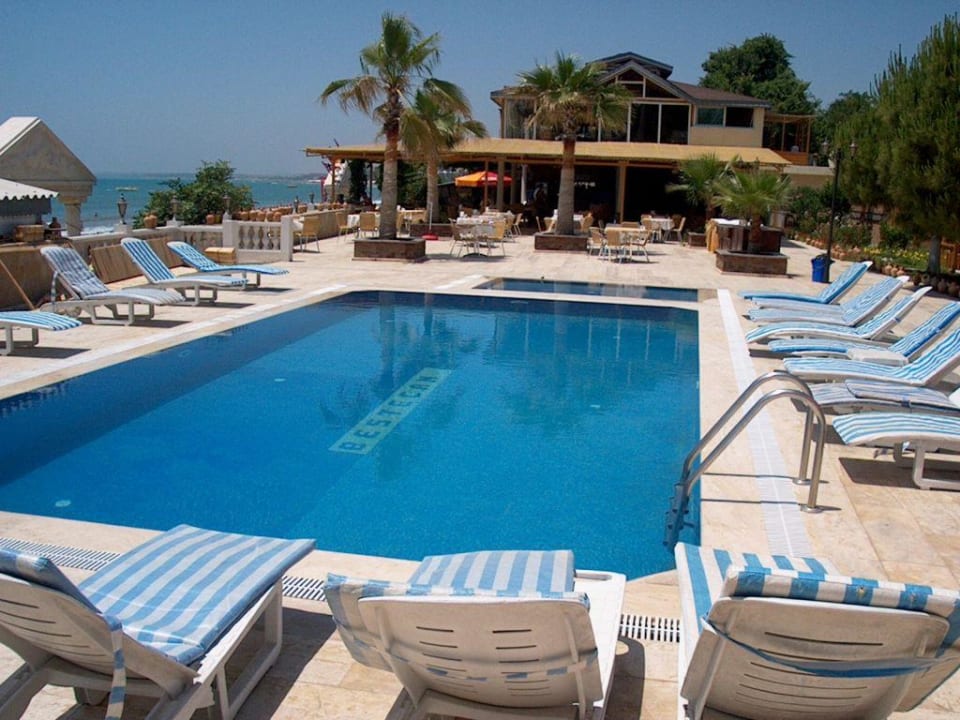 Das ist der Pool Hotel Andiz Beach