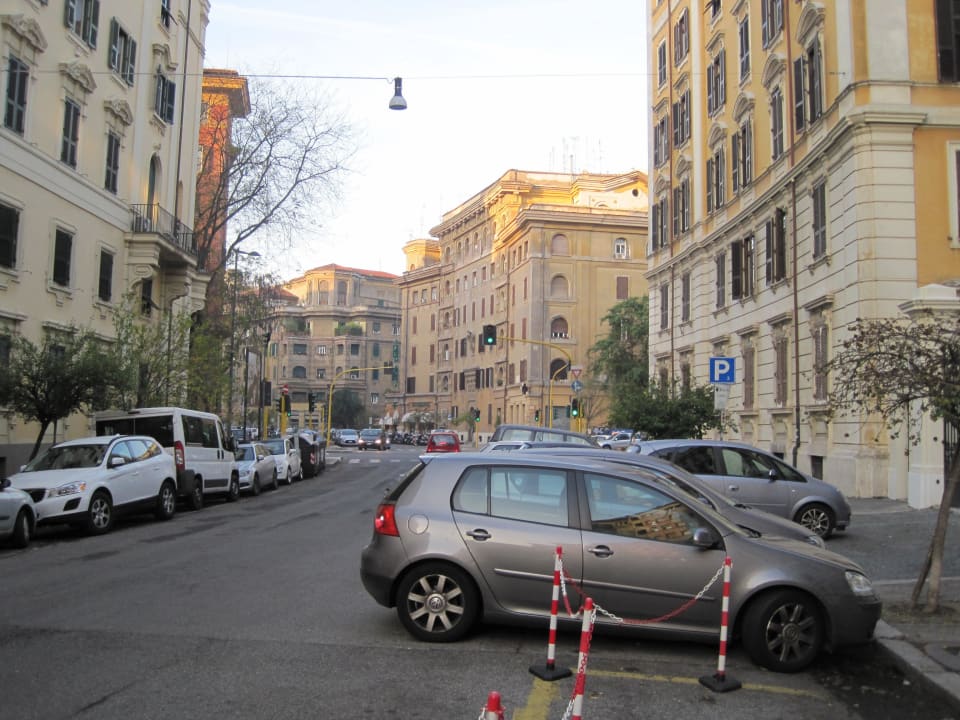 Vor dem Hotel Hotel Delle Vittorie