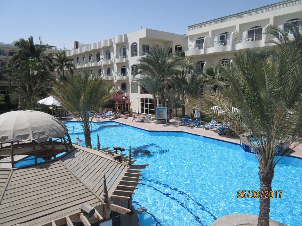 Hotelpool mit Bar Bella Vista Resort Hurghada