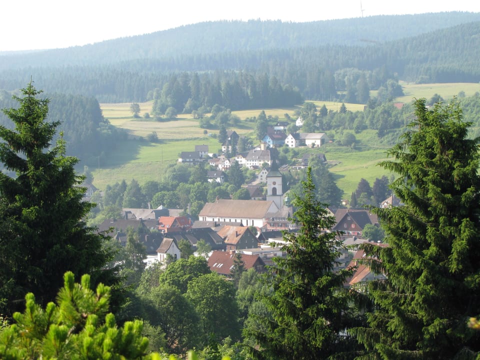 Blick auf den Ort Lenzkirch Haus Sonnhalde