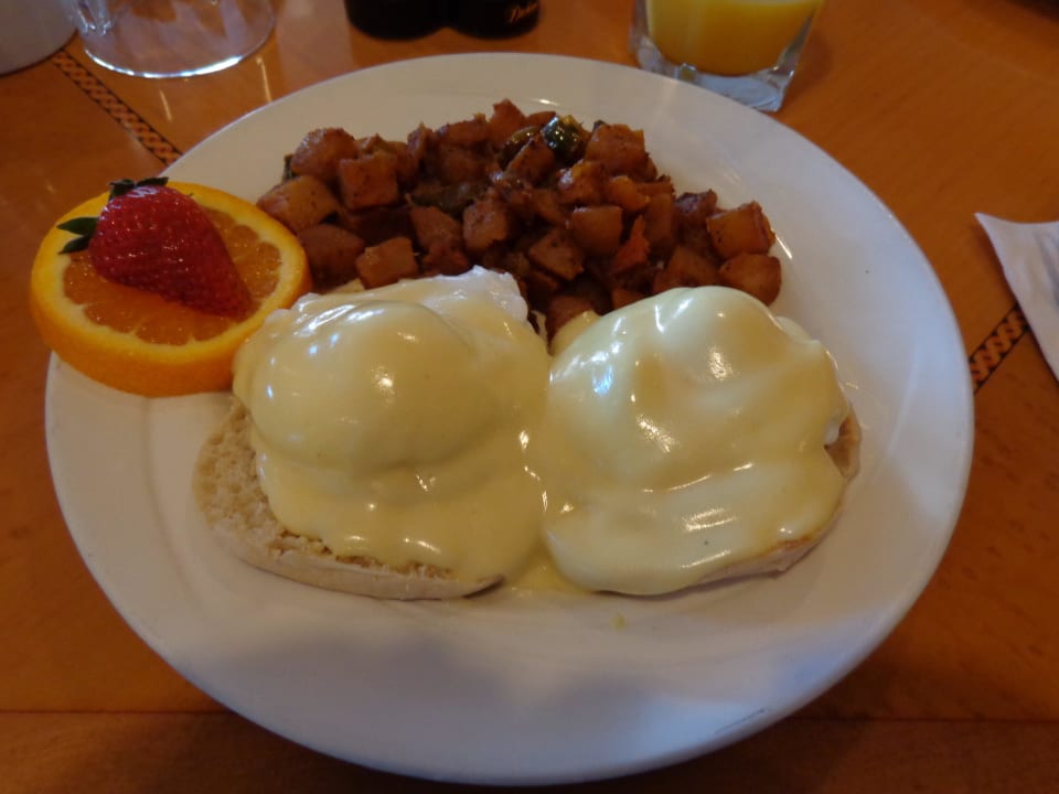 Frühstück Eggs Benedict Hotel Doubletree Grand Key Resort