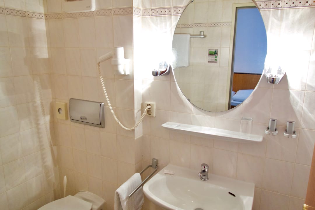 Zimmer BTS Hotel Garni