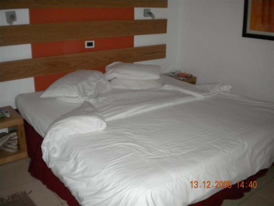 Unser frisch gemachtes Bett! Ghazala Beach