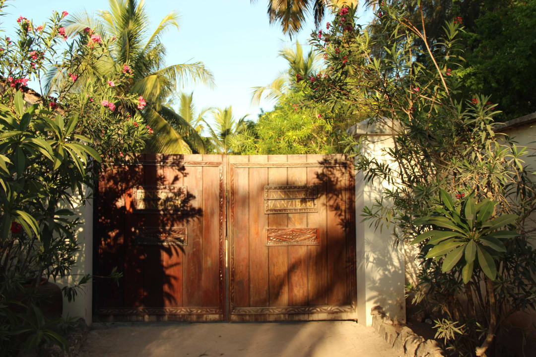Einfahrt Hotel Anna of Zanzibar