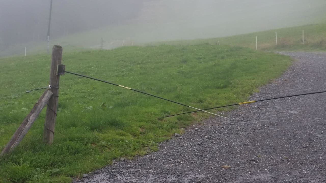 Durchgang mit Strom gesichert Hotel Müllneralm - das Hundeparadies