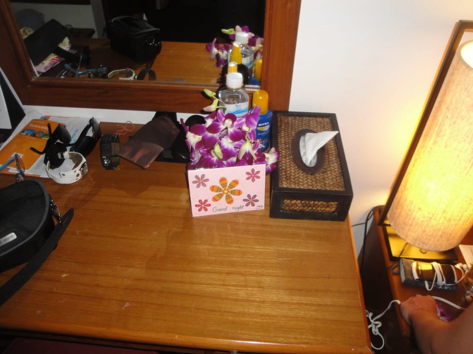 Blumenstrauss und Karte von der Putzfrau  Centara Villas Phuket