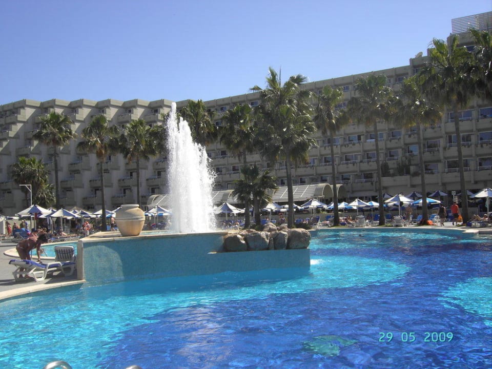 Pool mit Springbrunnen Hipotels Mediterraneo