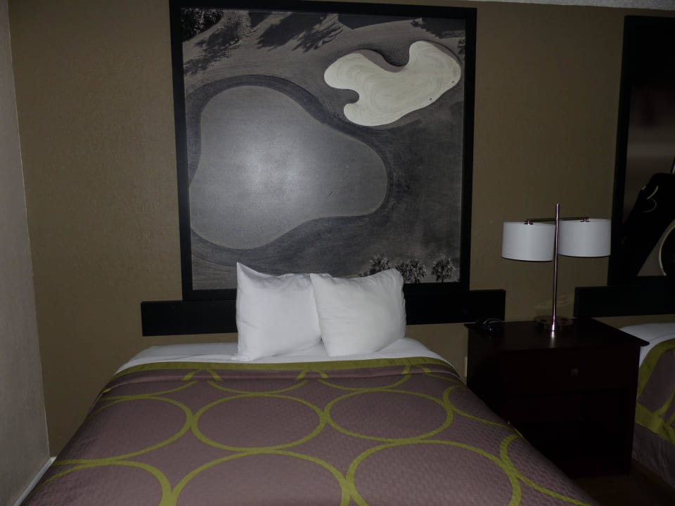 Cooles Bild über dem Bett! Super 8 Hotel Ellenton Bradenton Area