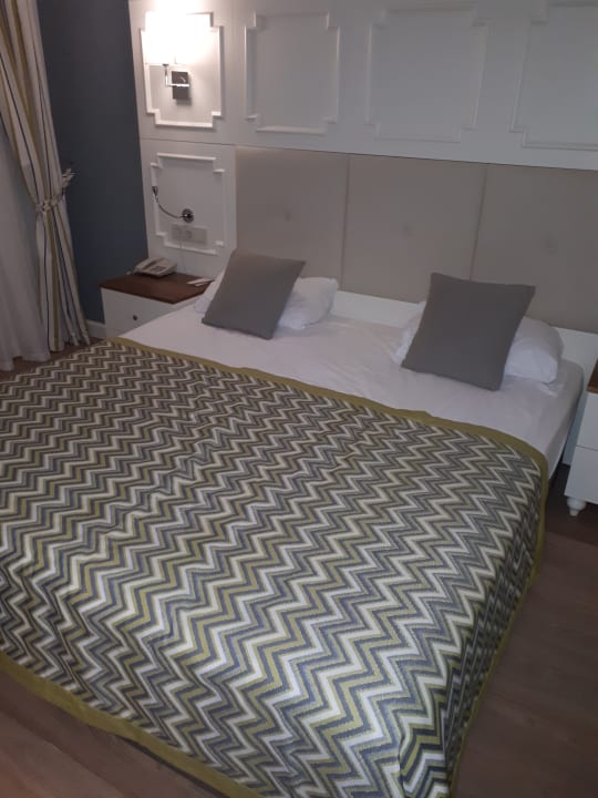 Zimmer Well Palace Side