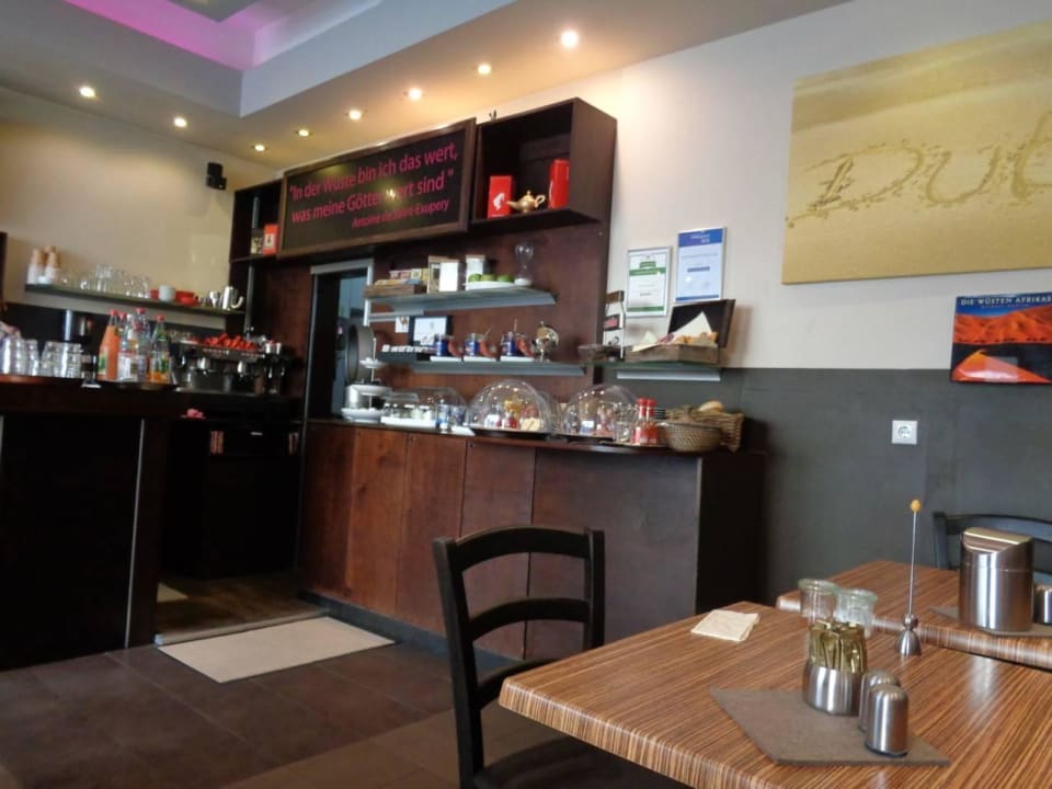 Das leckere Frühstücksbüffet Sandmanns Hotel & Lounge