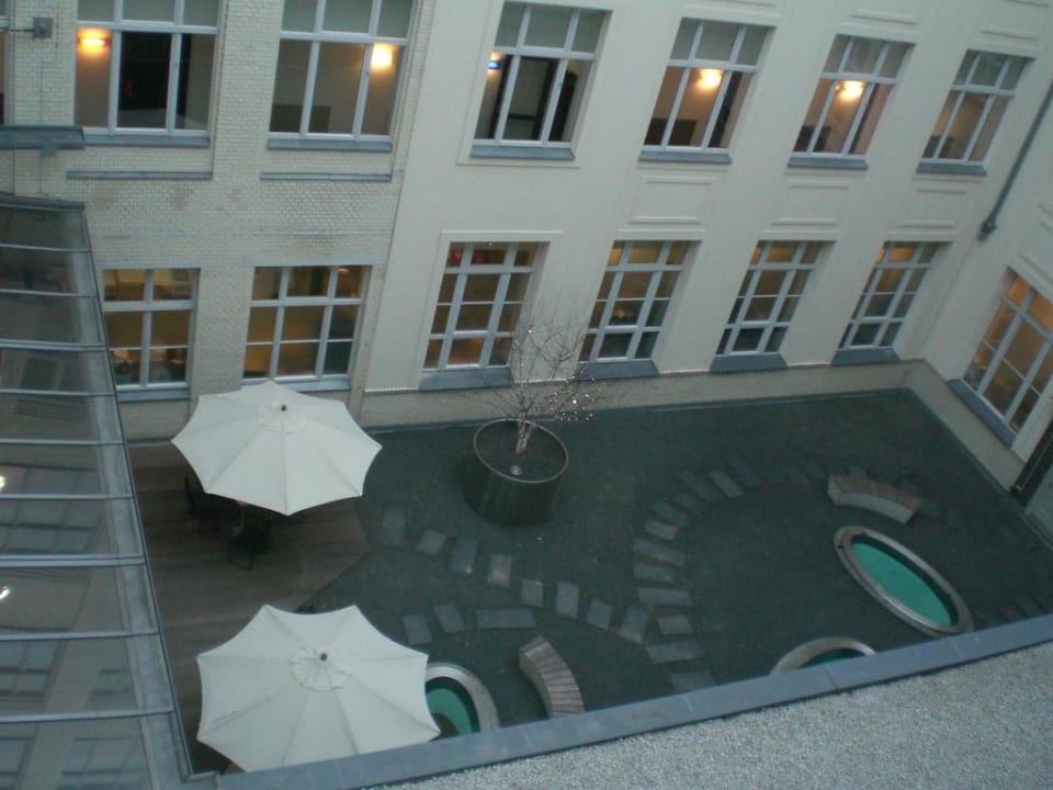 Ausblick vom Zimmer zum Hof Mövenpick Hotel Berlin
