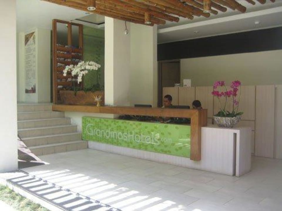 Rezeption Grandmas Plus Hotel Seminyak