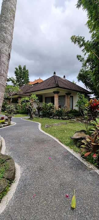 Gartenanlage Villa Capung Mas