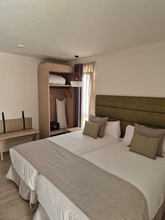 Zimmer HL Miraflor Suites Hotel