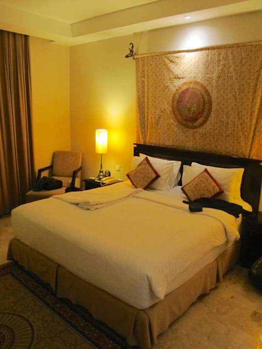 Bett The Phoenix Hotel Yogyakarta