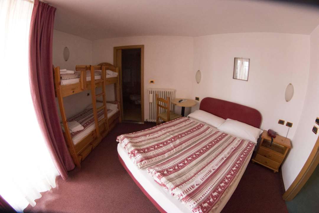 Camera Quadrupla Alpen Resort