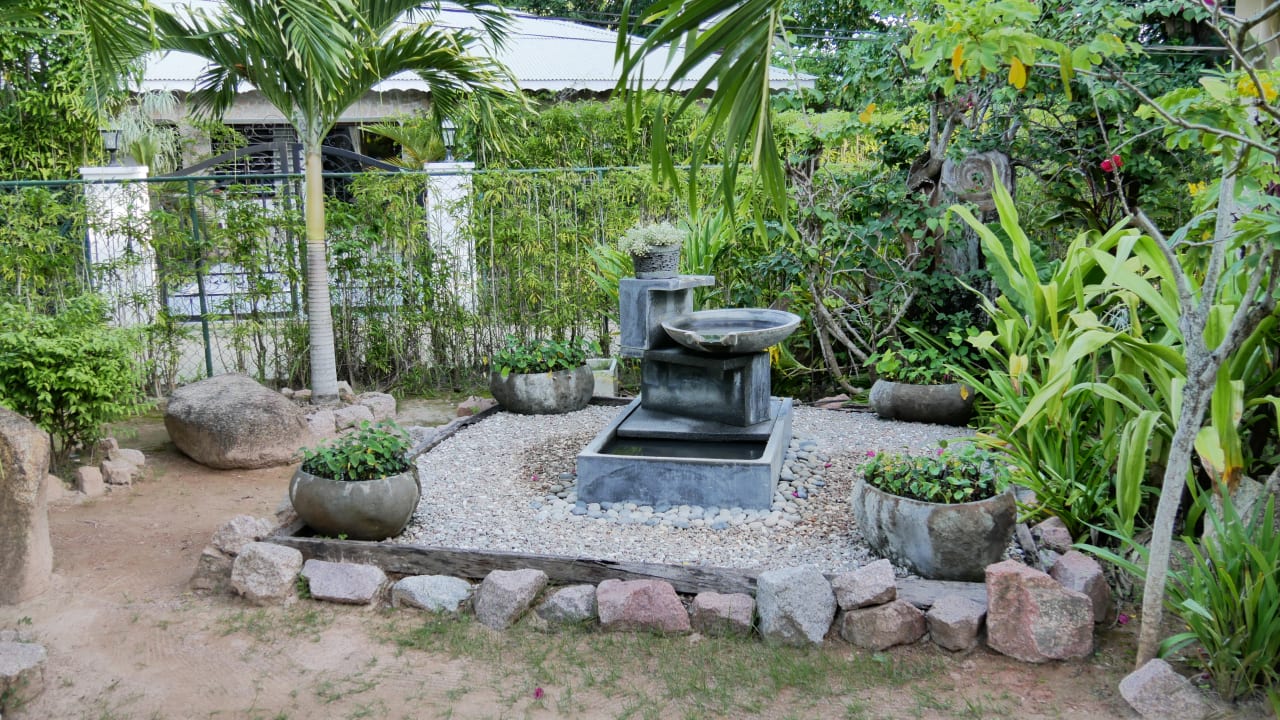 Gartenanlage Guesthouse Cabanes des Anges