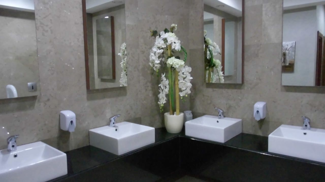 Sogar Blumen auf den Toiletten Adalya Ocean Deluxe