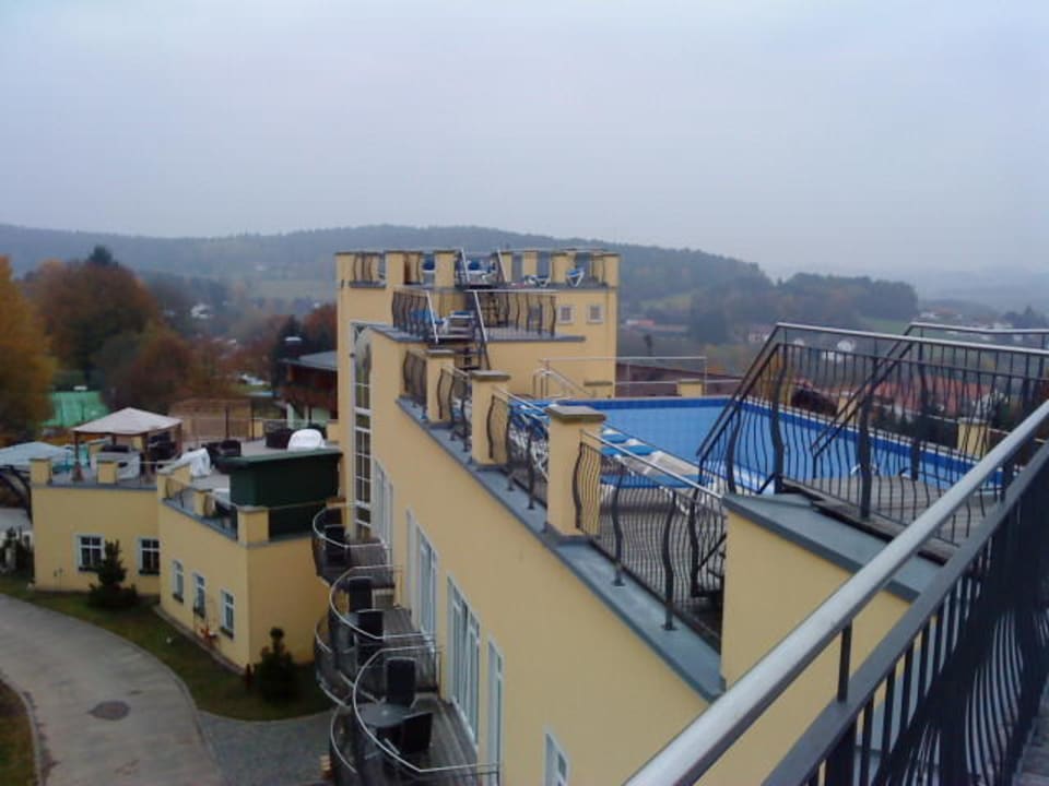 Blick vom Dachpool Spirit & SPA Hotel Birkenhof am Elfenhain
