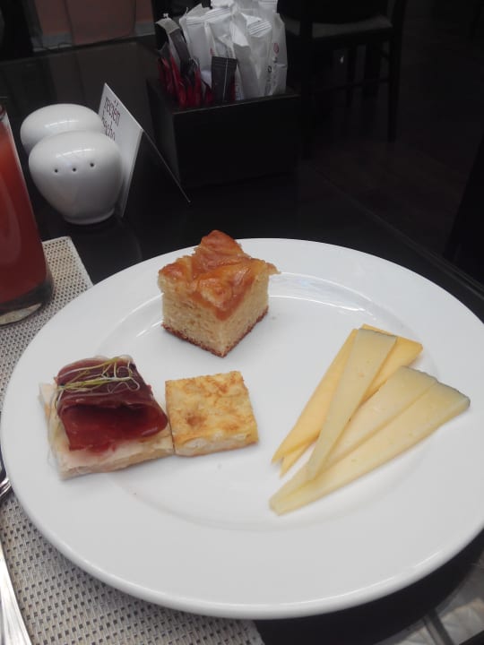 Alguno de los productos del buffet NH Collection Amistad Córdoba