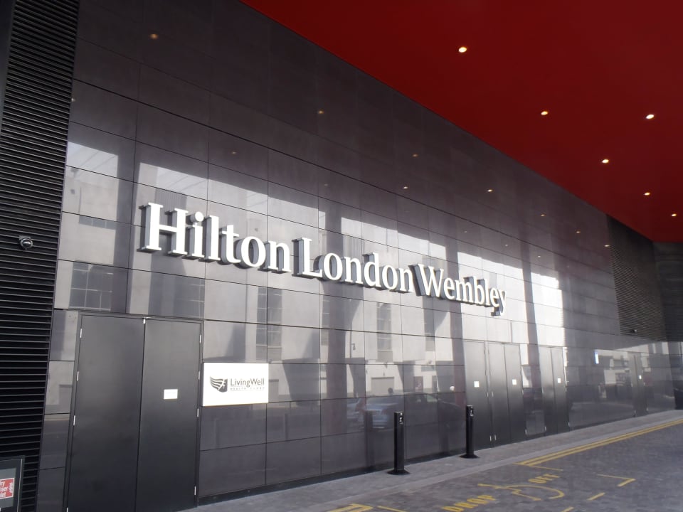 Der Eingangsbereich Hilton London Wembley