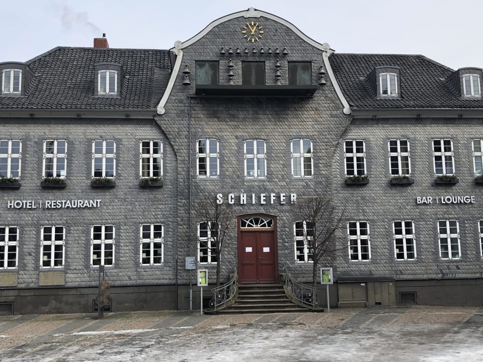 Außenansicht Hotel Schiefer
