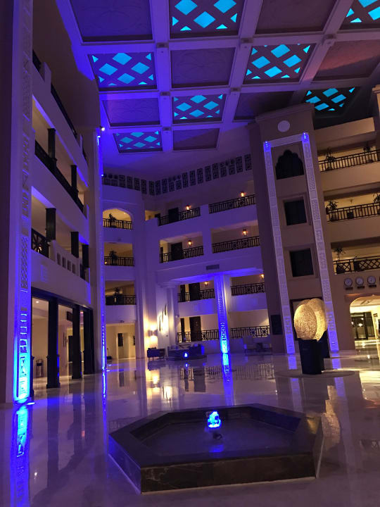 Einer der Brunnen Steigenberger ALDAU Beach Hotel