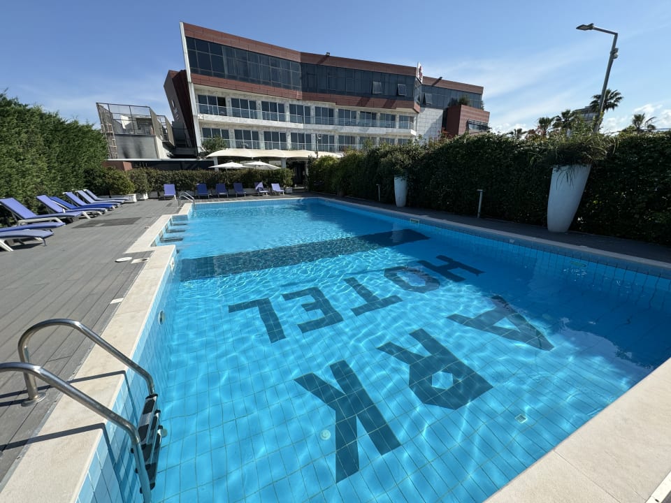 Pool Best Western Premier Ark Hotel