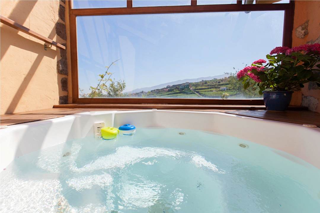 Jacuzzi climatizado y acristalado Finca Las Llanadas