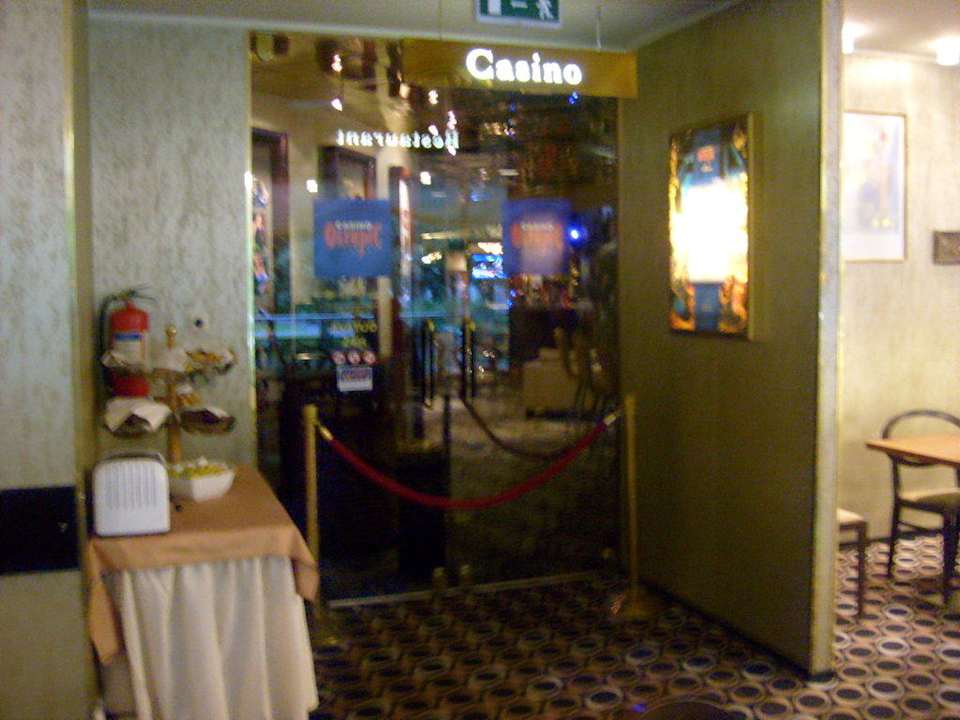 Casino-Zugang vom Buffetrestaurant Hilton Tallinn Park