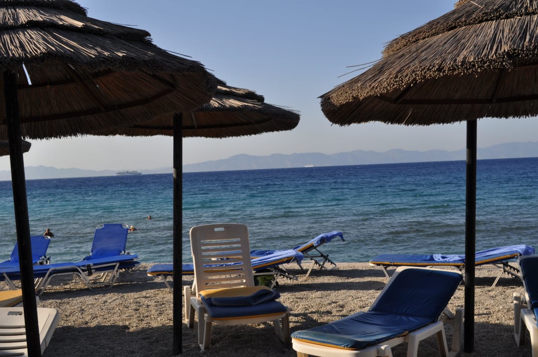 Kleine Liegefläche Avra Beach Resort Hotel & Bungalows