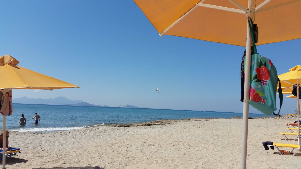 Sonnenschirme am Meer Atlantica Mikri Poli Kos