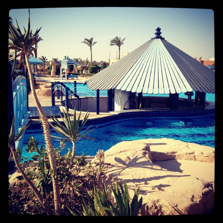 Cool pool bar SUNRISE Royal Makadi Resort
