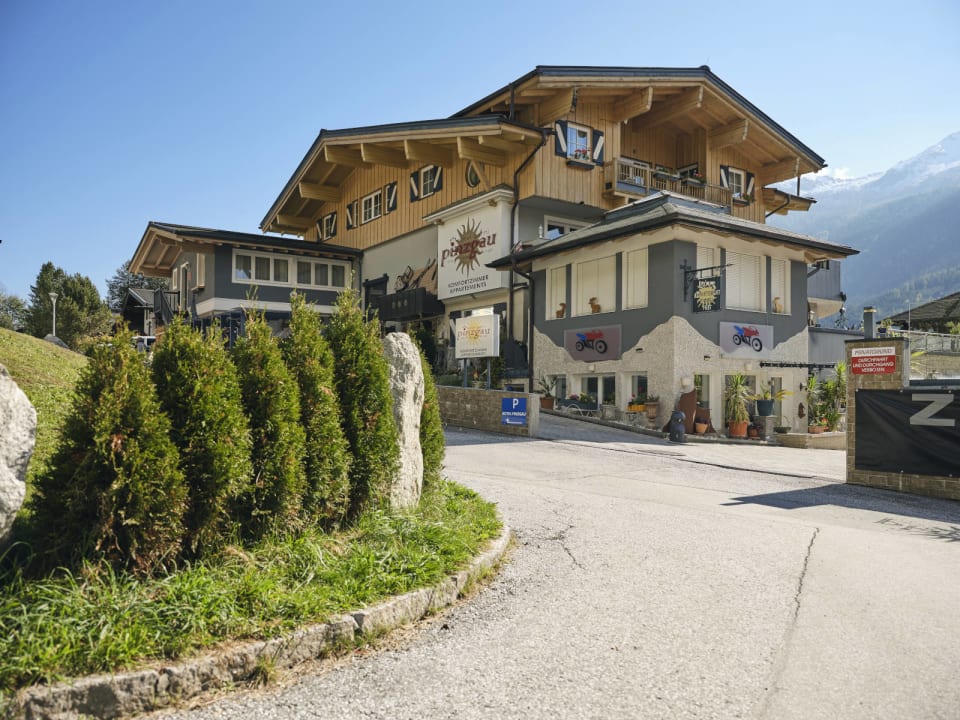 Außenansicht Hotel Garni Pinzgau