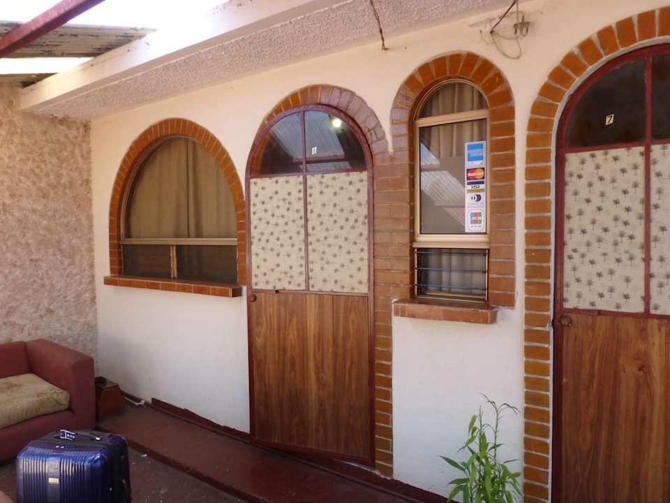 Eingang Zimmer 8 Hostal Hermano Pedro