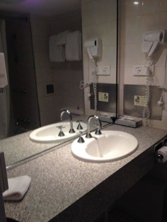 Waschtisch mit Ablage Holiday Apartments Waters Edge The Strand