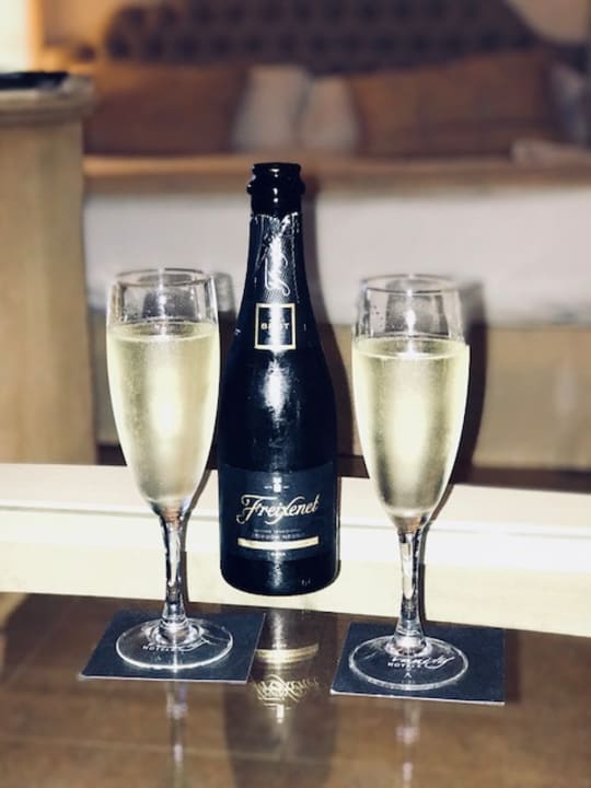 Eine kleine Aufmerksamkeit zum Geburtstag meiner Freundin! VIVA Cala Mesquida Suites & Spa 16+