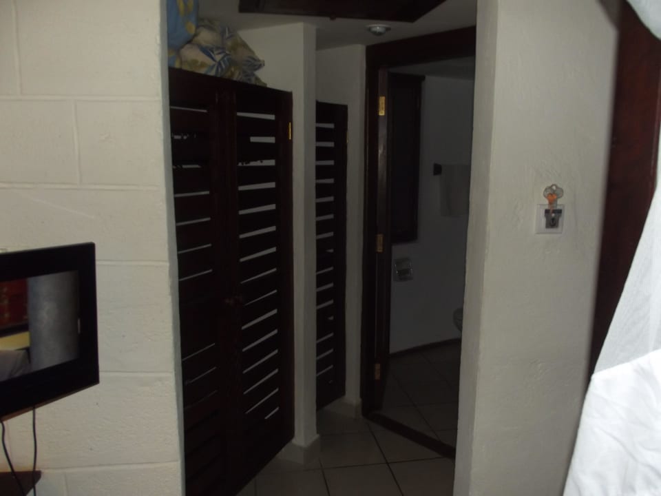 Blick vom Schlafbereich zum Ankleidebereich Baobab Beach Resort & Spa