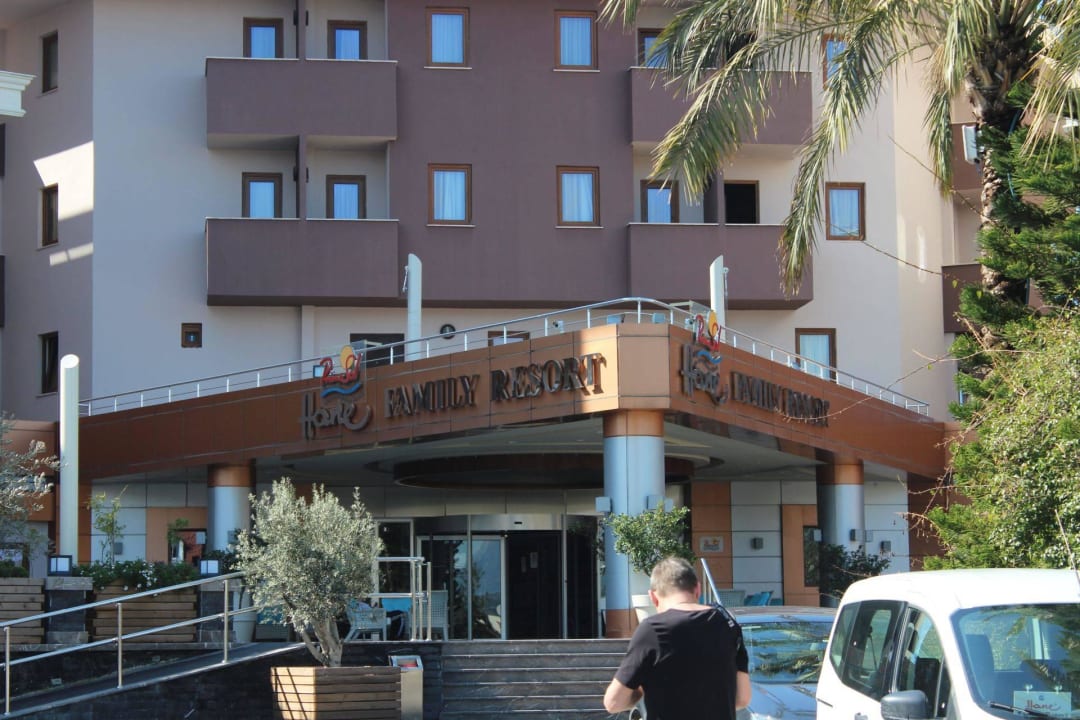 Haupteingang Hane Family Resort