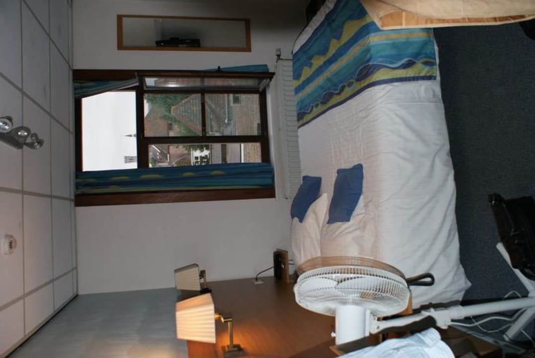 Schmales, aber sehr bequemes Doppelbett Hotel Asiris