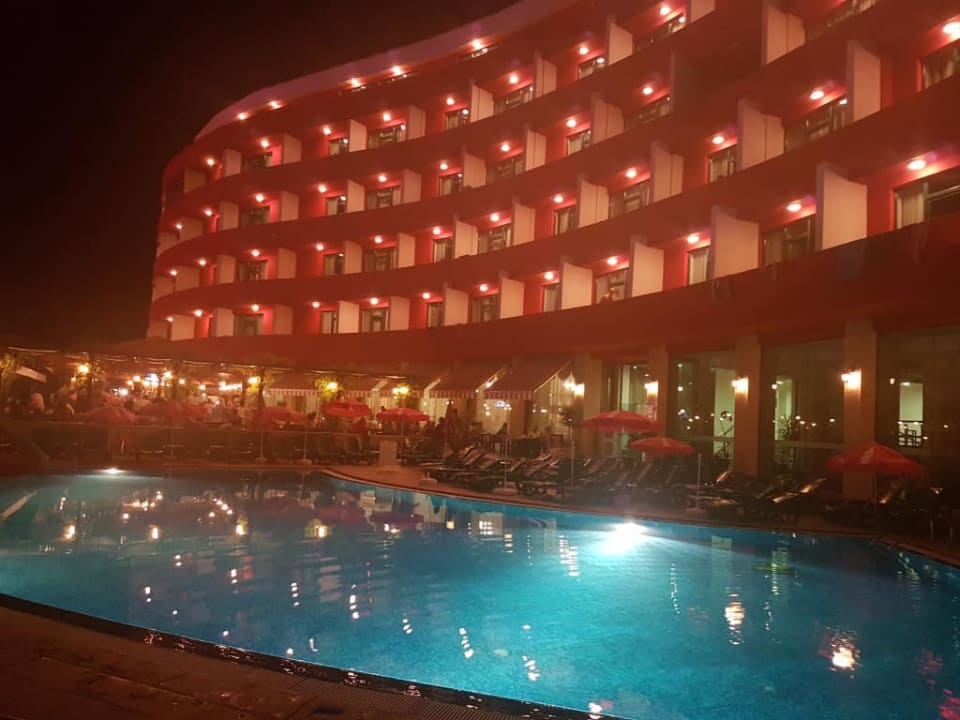 Basen Hotel Mena Palace