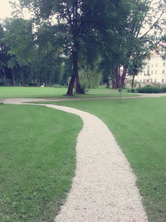 Park z alejkami Pałac Wojanów