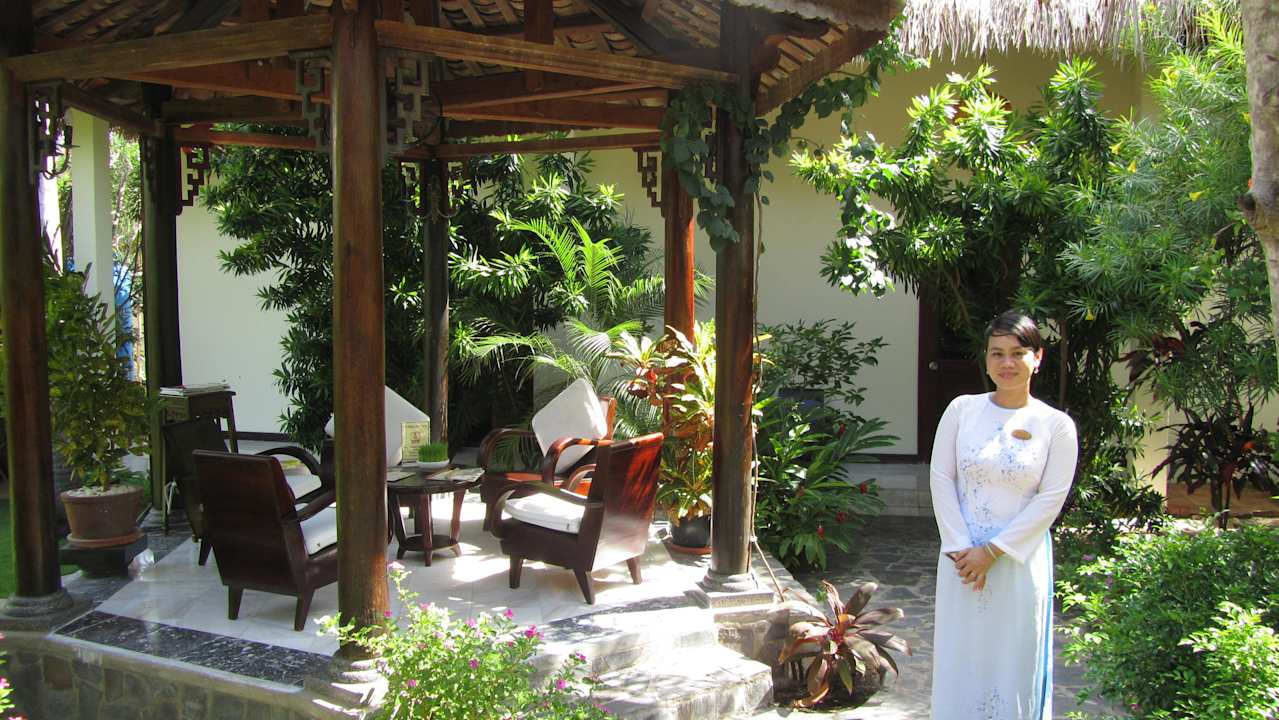  Employee by 'Spa' area Allezboo Beach Resort & Spa